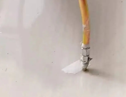 博尔塔拉瓷砖空鼓维修公司专业解答在瓷砖铺贴过程中，如果使用的砂料过粗（如全部使用了粗砂），可能会导致以下问题